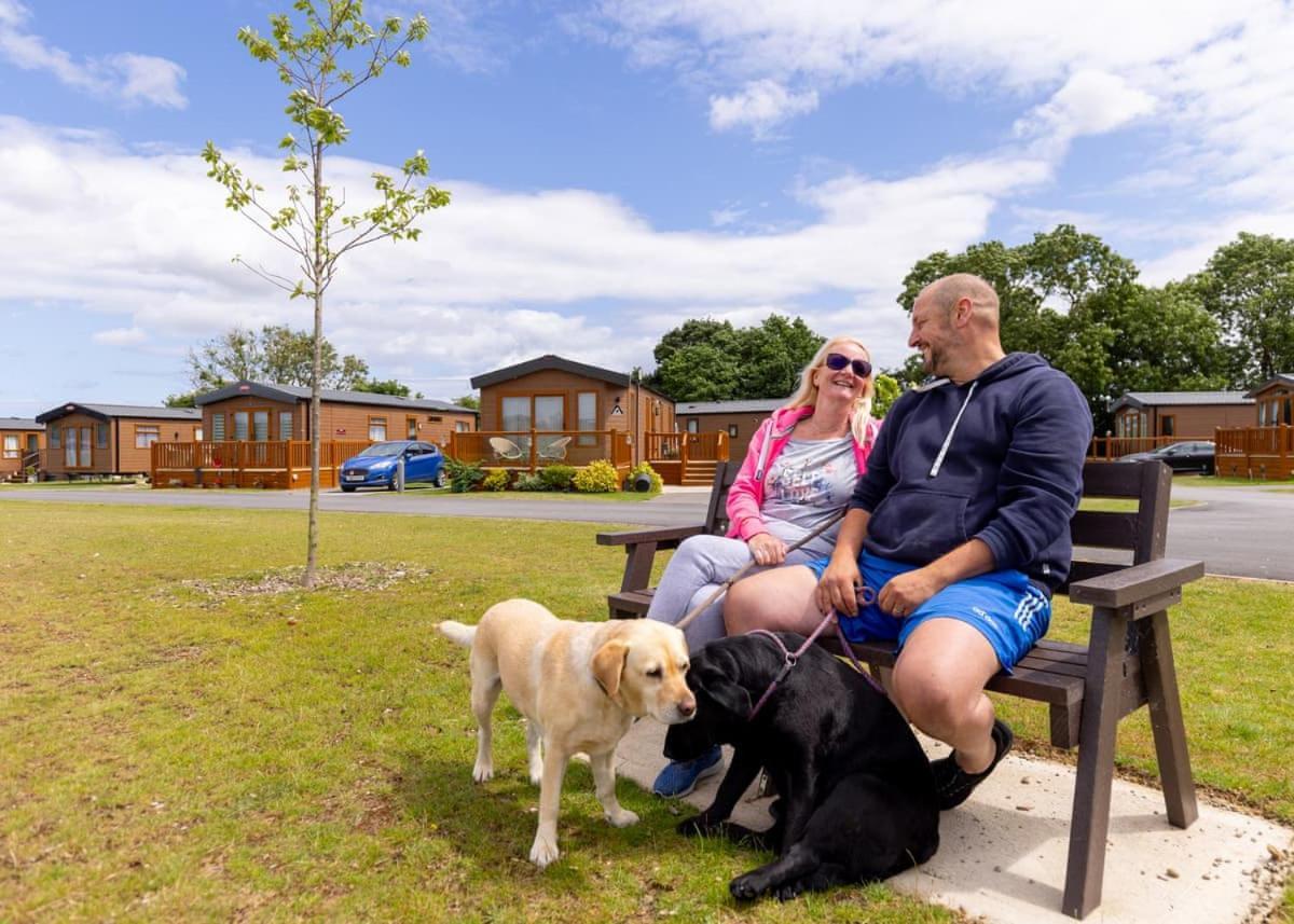 High Farm Holiday Park Routh Bagian luar foto